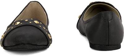 Footin By Bata Bellies
