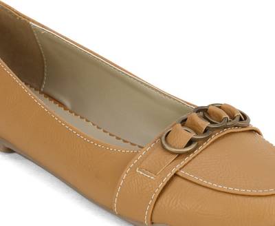 Footin By Bata Bellies