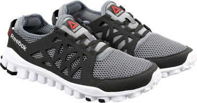 

REEBOK TRAVEL TR 1.0 Training & Gym Shoes For Men(White, Black, Asteroid dst/coal/wht/blk