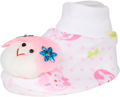 

Ole Baby Cute Faces Plush Soft Organic Cotton 3d Ole Toons 0-9 Months Booties(Toe to Heel Length - 10 cm White)