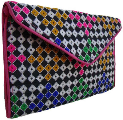 

The Living Craft Casual Multicolor Clutch