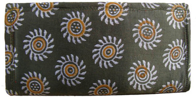 

The Living Craft Casual Multicolor Clutch