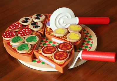 

Trinkets & More Wooden 18 Toppings Pizza Set Kids Kitchen Educational Toys with Fine Motor and Sorting skills fun Kids 3+ Years