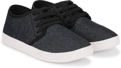Pasco Textured Lace Up Sneakers
