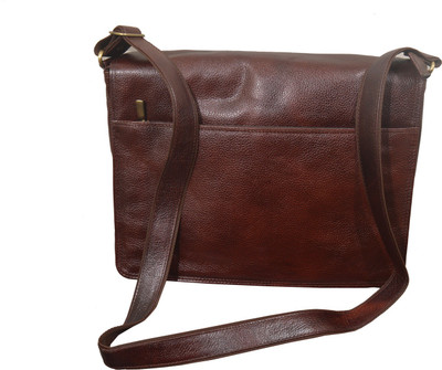 

Greenhide 15.6 inch Laptop Messenger Bag(Brown)