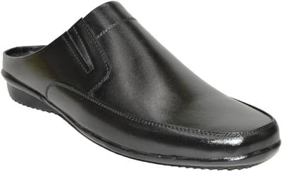 Strive Men Black Sandals