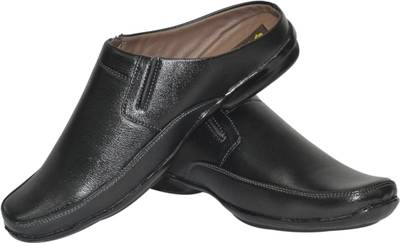 Strive Men Black Sandals