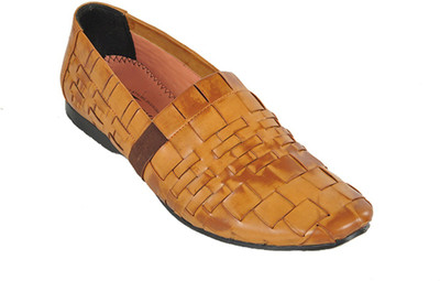 

Kolapuri Center Jutis For Men(Tan