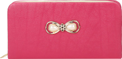 

MTE Casual Pink Clutch