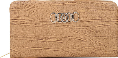 

MTE Casual Beige Clutch
