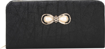 

MTE Casual Black Clutch