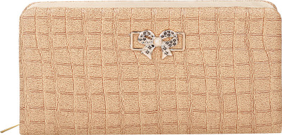 

MTE Casual Beige Clutch
