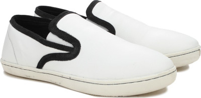

WROGN Synthetic Sneakers For Men(White