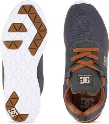 DC Sneakers