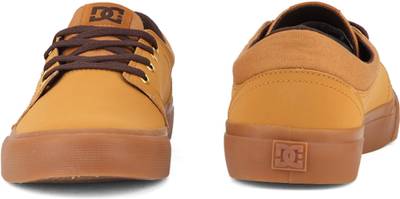 DC Sneakers