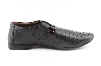 

Bunkeys Men Black Sandals