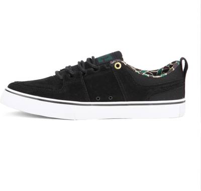DC Sneakers