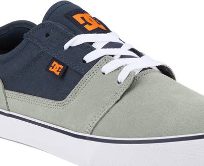 DC Sneakers