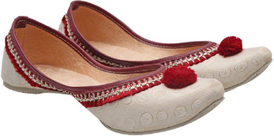 

Port Women White Punjabi jutti For Women(White