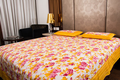 Unique Choice 210 TC Cotton Double Printed Flat Bedsheet(Pack of 1, Multicolor)