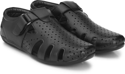 

Levanse Men Matte Black Sandals