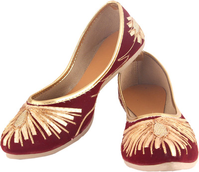

Shopping Station Women Red Bellies