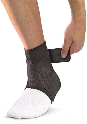 

Mueller Neoprene Blend Ankle Support, Black