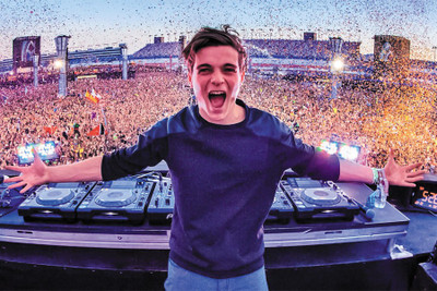 

BikriKendra martin garrix Poster Paper Print(18 inch X 12 inch, Rolled)