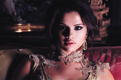 

RadhaKripa beauty ful selena gomez Paper Print(18 inch X 12 inch, Rolled)