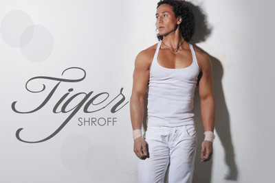 

RadhaKripa Tiger Shroff Paper Print(18 inch X 12 inch, Rolled)
