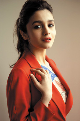 

RadhaKripa Alia Bhatt Cute In Coat Paper Print(18 inch X 12 inch, Rolled)