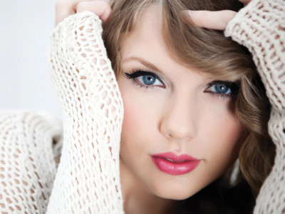 

RadhaKripa taylor swift Poster Paper Print(18 inch X 12 inch, Rolled)