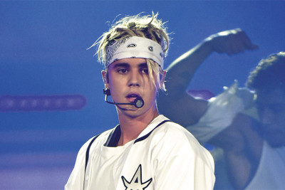 

BikriKendra justin bieber style Poster Paper Print(18 inch X 12 inch, Rolled)