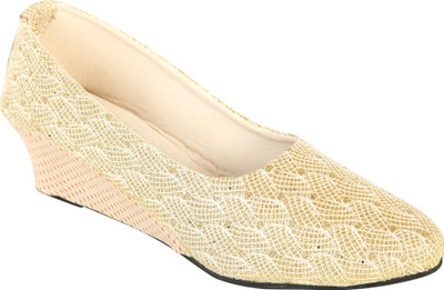 

Trendy Feet Casuals For Women(Gold