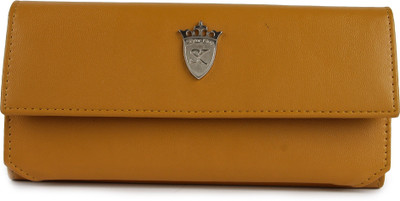 

Styler King Formal Tan Clutch