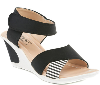 

Dolphin Miles Women Black Wedges