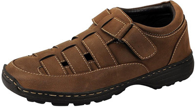 

Bata Men brown Casual
