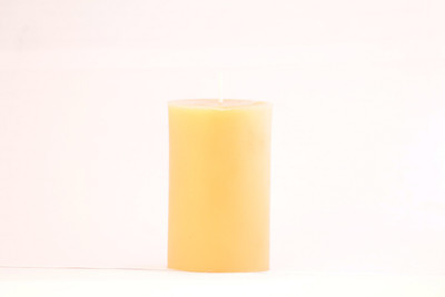 

Starlight Candles CL-011 STARLIGHT 100% Natural Bees Pillar and Floating , Candle(Yellow, Pack of 1)