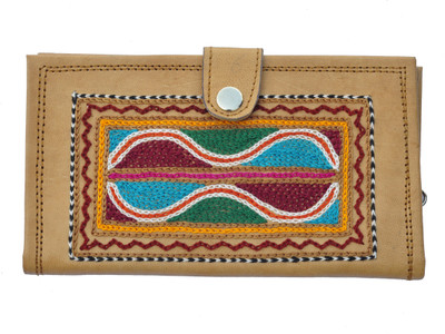 

WUBA Casual Beige Clutch