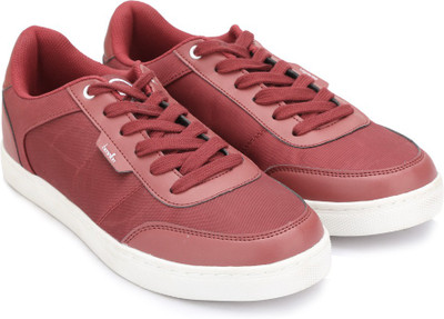 

United Colors of Benetton Men Sneakers For Men(Maroon, 903