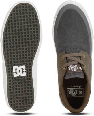 DC Sneakers
