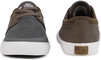 DC Sneakers