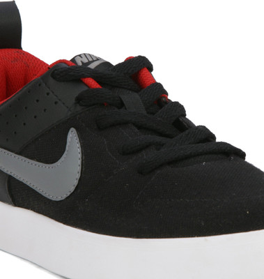 nike men's liteforce iii sneakers