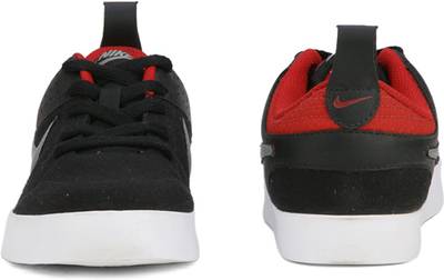 Nike LITEFORCE III Sneakers