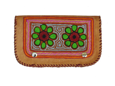 

WUBA Casual Beige Clutch