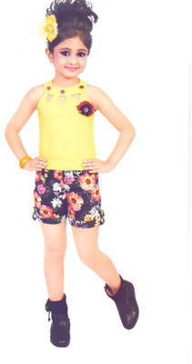 

Hey Baby Girls Party(Festive) Top Shorts(Yellow