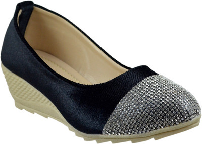 

Leatherwood1 Girls Slip on Kolhapuris(Black