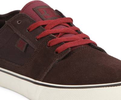 DC Sneakers