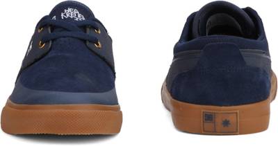 DC Sneakers