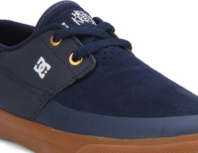 DC Sneakers